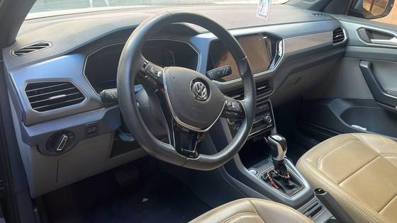 VOLKSWAGEN T-CROSS 1.0 200 TSI TOTAL FLEX COMFORTLINE AUTOMÁTICO